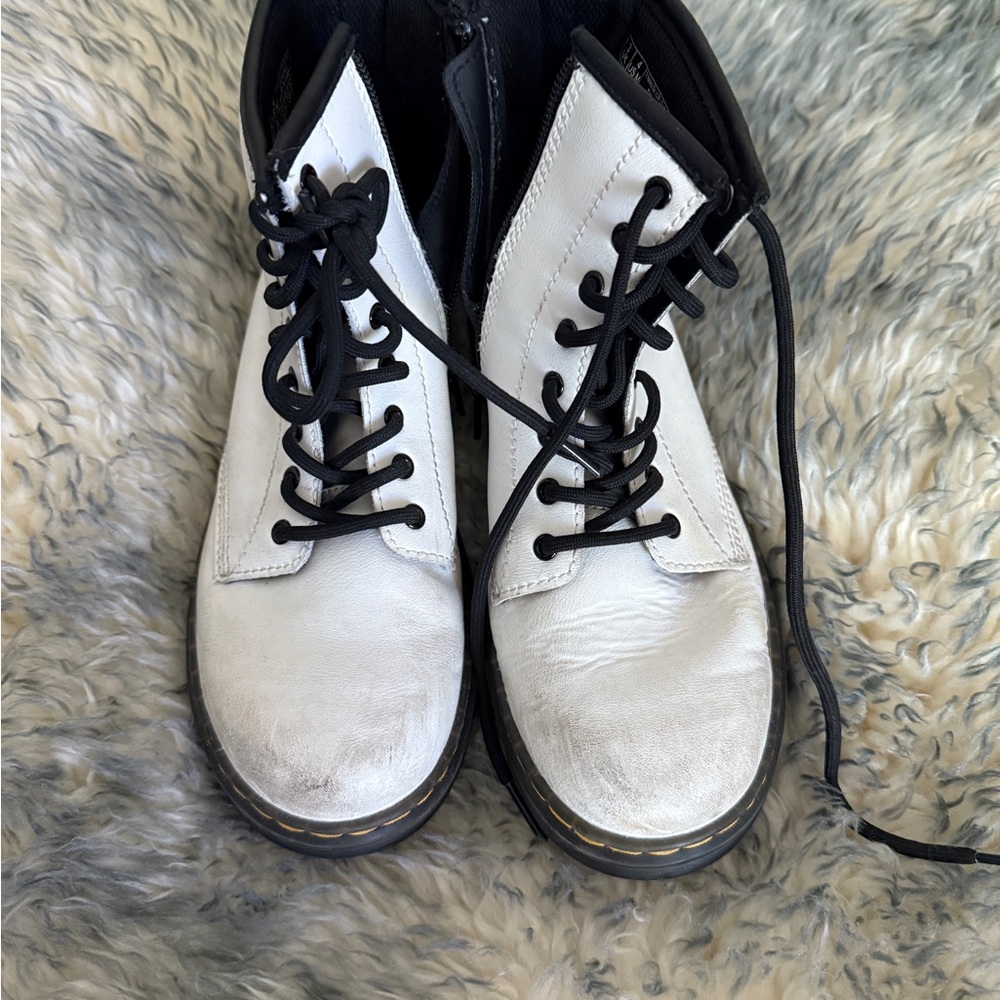 Doc Dr. Martens Girls White Lace-Up Boots